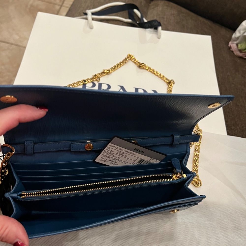 Prada - Picture 5 of 6